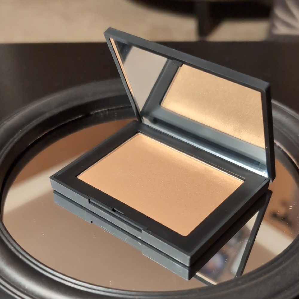 NARS Highlighting Powder- IBIZA